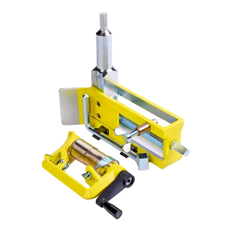 Manual hose binding device with mechanical clamping device for wire binding of couplings